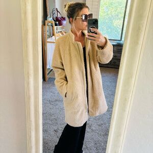 Old Navy Teddy Coat oversized zip front mock neck teddy coat in size M